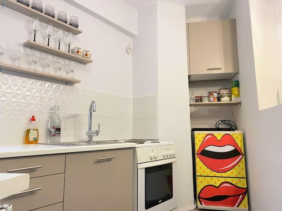 Brand New Modern Street-Style Studio /City Center Athene Buitenkant foto